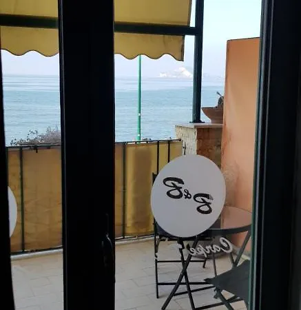 Konukevi Hause Luisa Napoli