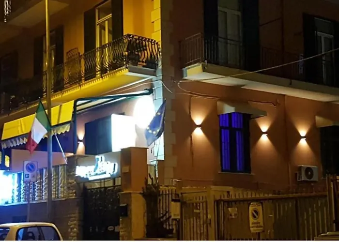 Hause Luisa Nápoles