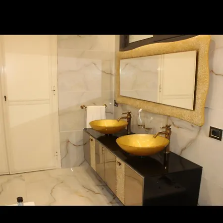 Hause Luisa Napoli